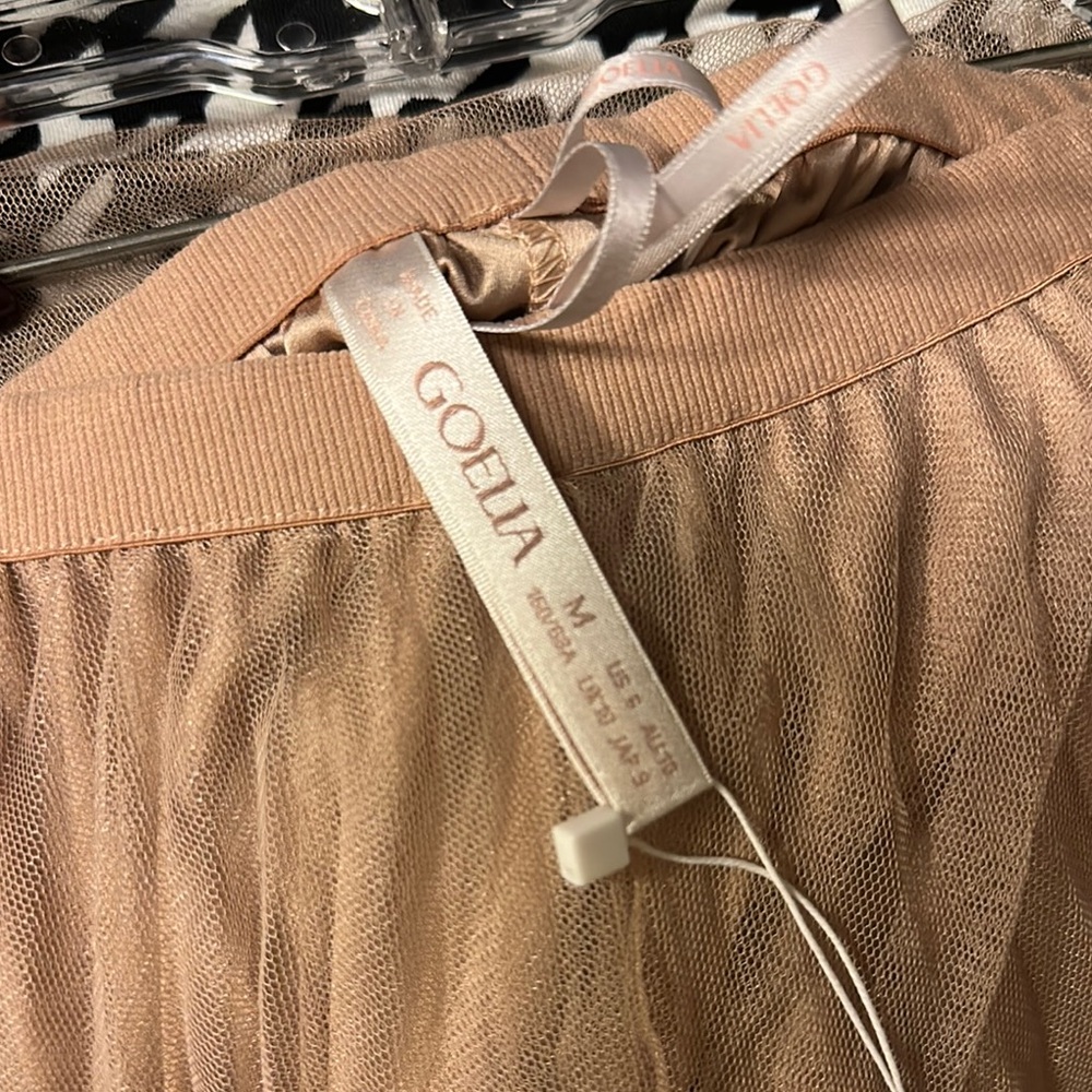 Elegant Beige Tulle Skirt - Picture 3 of 6
